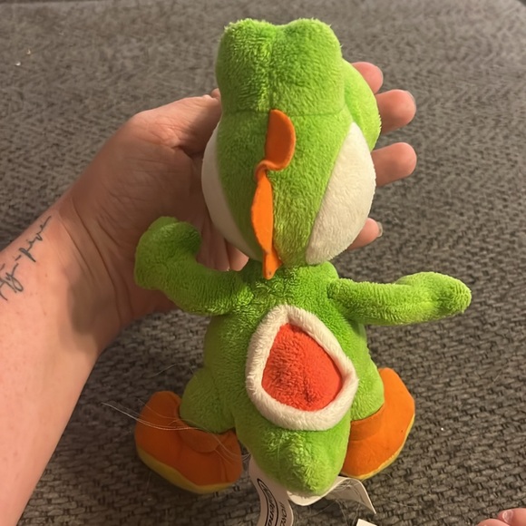 World of Nintendo 8" Plush Super Mario Bros Yoshi Preowned 2014 Jakks Pacific - Picture 2 of 4